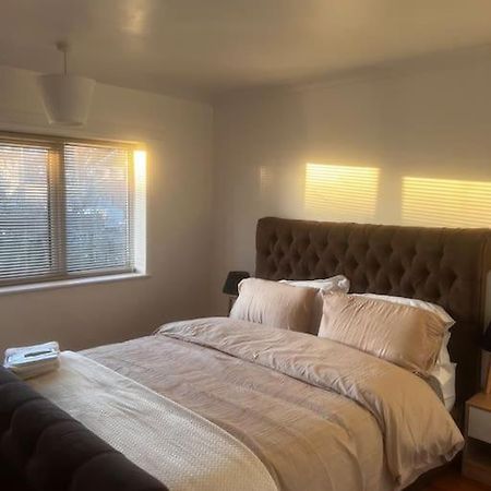 Home In Basildon, Essex Extérieur photo