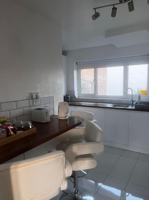 Home In Basildon, Essex Extérieur photo