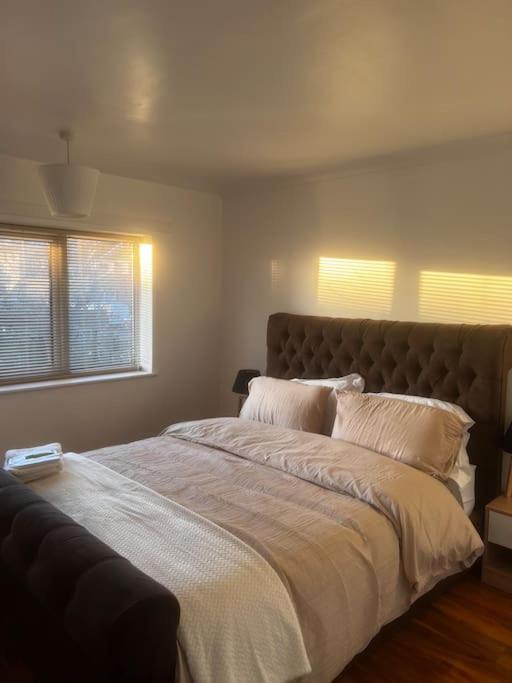 Home In Basildon, Essex Extérieur photo
