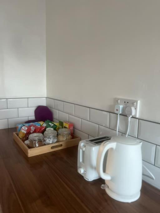 Home In Basildon, Essex Extérieur photo