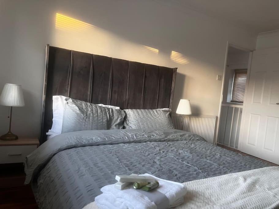 Home In Basildon, Essex Extérieur photo