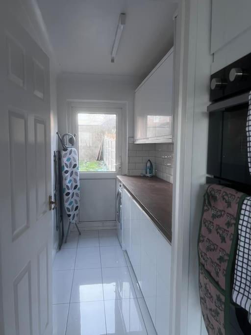 Home In Basildon, Essex Extérieur photo