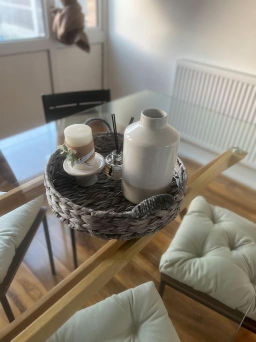 Home In Basildon, Essex Extérieur photo