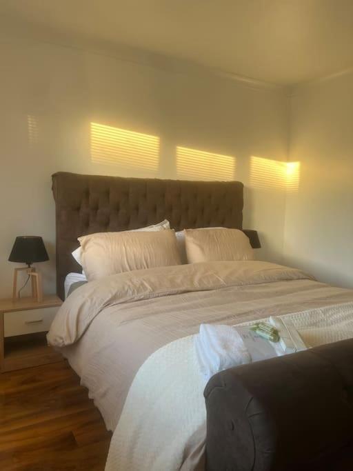 Home In Basildon, Essex Extérieur photo