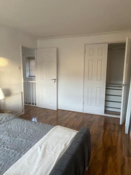 Home In Basildon, Essex Extérieur photo
